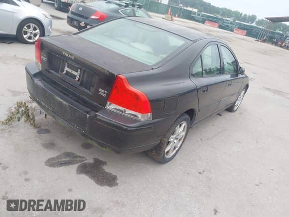 2005 Volvo S60 с VIN YV1RH592452459250, выставлен на аукционе IAAI как лот 42611610 с пробегом 91 005 миль миль и . История ставок и продаж доступна на DreamBid. Изображение 4.