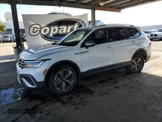 2024 Volkswagen Tiguan Wolfsburg Edition с VIN 3VV5B7AXXRM233223, выставлен на аукционе Copart как лот 85375795 с пробегом 17 761 миль миль и Чистый • Clean title. История ставок и продаж доступна на DreamBid. Изображение 1.