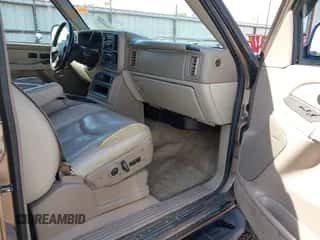 2003 Chevrolet Tahoe Z71 с VIN 1GNEK13Z23R316829, выставлен на аукционе IAAI как лот 42006025 с пробегом Не указан миль и . История ставок и продаж доступна на DreamBid. Изображение 5.