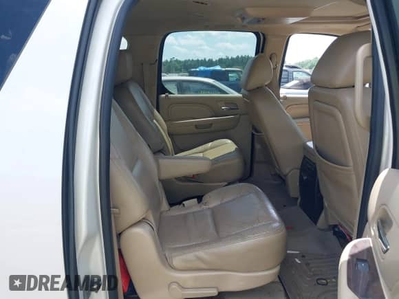 2013 Cadillac Escalade ESV Luxury с VIN 1GYS4HEF1DR228321, выставлен на аукционе IAAI как лот 42536138 с пробегом 160 957 миль миль и . История ставок и продаж доступна на DreamBid. Изображение 8.