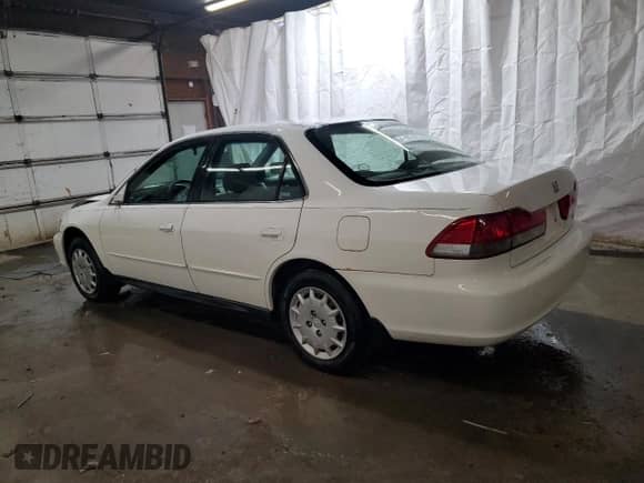 2001 Honda Accord with VIN JHMCG65571C023029, listed as a Copart auction lot 82168014 with 199,809 mi miles and Salvage title. Bid and sale history available at DreamBid. Image 2.