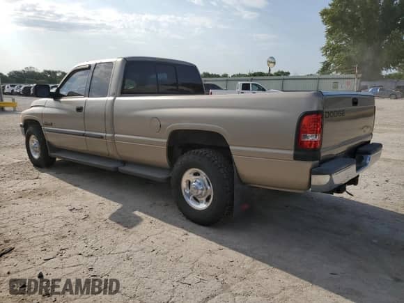 2002 Dodge 2500 z VIN 3B7KC23682M223396, wystawiony jako Copart lot #68837305 z przebiegiem 193 184 mil mil oraz Szkoda całkowita • Salvage title. Historia ofert i sprzedaży dostępna na DreamBid. Obrazek 2.