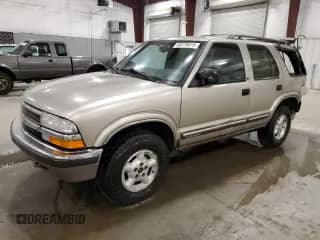 1999 Chevrolet Blazer LT z VIN 1GNDT13W3X2151872, wystawiony jako Copart lot #50419615 z przebiegiem 94 520 mil mil oraz Szkoda całkowita • Salvage title. Historia ofert i sprzedaży dostępna na DreamBid. Obrazek 1.