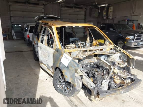 2018 Dodge Grand Caravan SE with VIN 2C4RDGBG2JR201064, listed as a IAAI auction lot 42108141 with Not provided miles and . Bid and sale history available at DreamBid. Image 11.