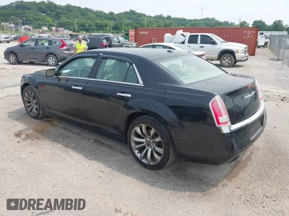 2013 Chrysler 300 C с VIN 2C3CCAEG7DH520802, выставлен на аукционе IAAI как лот 42385576 с пробегом 127 396 миль миль и . История ставок и продаж доступна на DreamBid. Изображение 3.