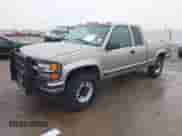 1998 Chevrolet Silverado 2500 с VIN 1GCGK29R0WE226301, выставлен на аукционе IAAI как лот 42151983 с пробегом 171 933 миль миль и . История ставок и продаж доступна на DreamBid. Изображение 2.