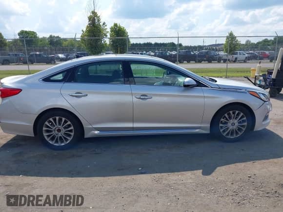 2015 Hyundai Sonata Limited z VIN 5NPE34AF8FH041916, wystawiony jako IAAI lot #43014034 z przebiegiem 99 466 mil mil oraz . Historia ofert i sprzedaży dostępna na DreamBid. Obrazek 13.