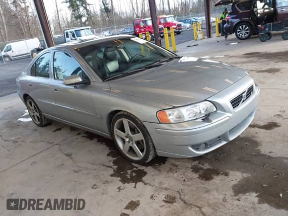 2006 Volvo S60 2.5L Turbo R с VIN YV1RH527662545876, выставлен на аукционе IAAI как лот 41504361 с пробегом 119 635 миль миль и . История ставок и продаж доступна на DreamBid. Изображение 1.