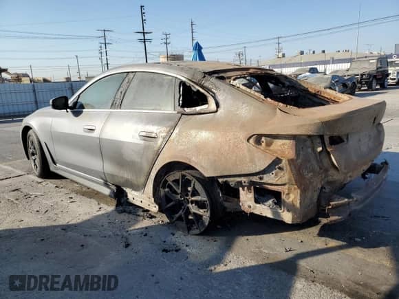 2025 BMW i4 eDrive40 z VIN WBY23HD0XSFU38127, wystawiony jako Copart lot #68134075 z przebiegiem Nie podano mil oraz Nie do naprawy • Non repairable. Historia ofert i sprzedaży dostępna na DreamBid. Obrazek 2.