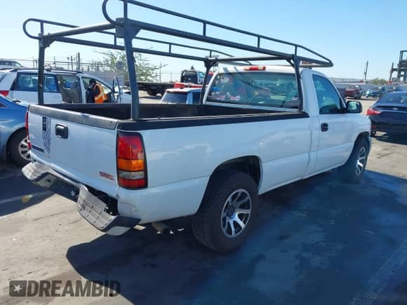2007 GMC Sierra 1500 SLE with VIN 1GTEC14V17Z195251, listed as a IAAI auction lot 41293743 with 186,642 mi miles and . Bid and sale history available at DreamBid. Image 4.