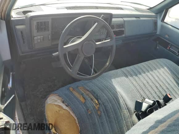 1993 GMC Sierra 1500 с VIN 1GTEK14Z1PZ528148, выставлен на аукционе Copart как лот 71455504 с пробегом 275 950 миль миль и Списание • Salvage title. История ставок и продаж доступна на DreamBid. Изображение 8.