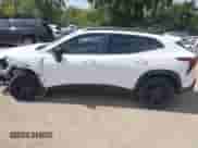 2024 Chevrolet Trax ACTIV z VIN KL77LKE23RC083587, wystawiony jako IAAI lot #43055620 z przebiegiem 16 095 mil mil oraz . Historia ofert i sprzedaży dostępna na DreamBid. Obrazek 14.