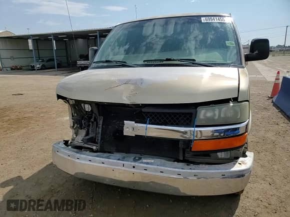 2009 Chevrolet Express Passenger с VIN 1GAHG39K691162400, выставлен на аукционе Copart как лот 69941455 с пробегом 93 557 миль миль и Списание • Salvage title. История ставок и продаж доступна на DreamBid. Изображение 14.