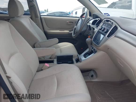 2006 Toyota Highlander with VIN JTEGP21A560108471, listed as a IAAI auction lot 42373219 with 114,580 mi miles and . Bid and sale history available at DreamBid. Image 5.