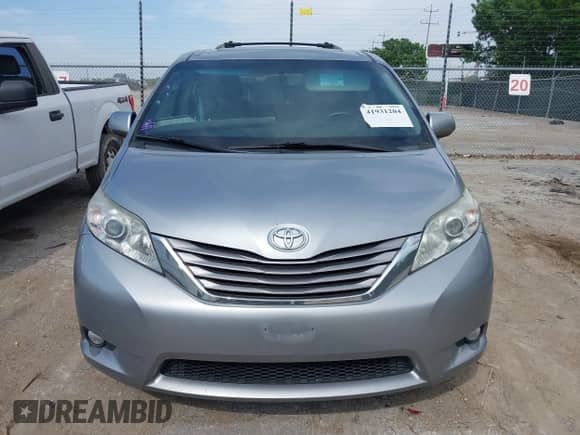 2017 Toyota Sienna XLE Auto Access Seat с VIN 5TDYZ3DC5HS809534, выставлен на аукционе IAAI как лот 41931204 с пробегом 132 288 миль миль и . История ставок и продаж доступна на DreamBid. Изображение 13.