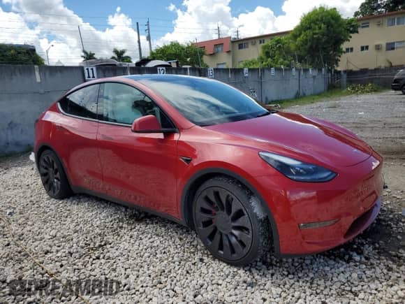 2021 Tesla Model Y Performance with VIN 5YJYGDEF5MF250733, listed as a Copart auction lot 60679894 with 21,085 mi miles and Non repairable. Bid and sale history available at DreamBid. Image 4.