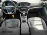 2017 Hyundai Ioniq Limited с VIN KMHC85LC4HU040106, выставлен на аукционе Copart как лот 67372715 с пробегом 43 590 миль миль и Списание • Salvage title. История ставок и продаж доступна на DreamBid. Изображение 8.