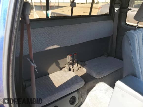 1997 Toyota Tacoma z VIN 4TAVL52N7VZ247453, wystawiony jako Copart lot #82357165 z przebiegiem 105 527 mil mil oraz Szkoda całkowita • Salvage title. Historia ofert i sprzedaży dostępna na DreamBid. Obrazek 10.