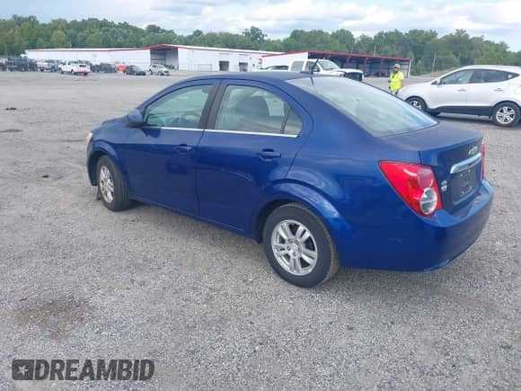 2013 Chevrolet Sonic LT с VIN 1G1JC5SG7D4198506, выставлен на аукционе IAAI как лот 43046256 с пробегом 115 237 миль миль и . История ставок и продаж доступна на DreamBid. Изображение 3.