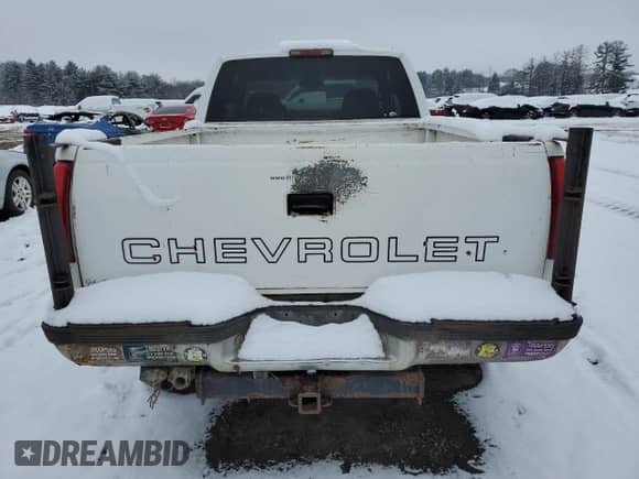 1998 Chevrolet Silverado 2500 с VIN 1GCGK29R7WE134344, выставлен на аукционе Copart как лот 43238025 с пробегом 141 347 миль миль и Списание • Salvage title. История ставок и продаж доступна на DreamBid. Изображение 6.