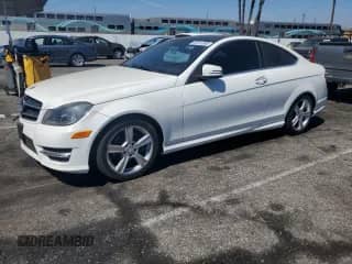 2015 Mercedes-Benz C 250 with VIN WDDGJ4HB5FG391726, listed as a Copart auction lot 68141365 with 113,101 mi miles and Clean title. Bid and sale history available at DreamBid. Image 1.