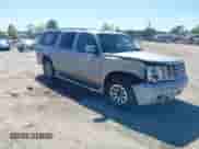 2005 Cadillac Escalade ESV with VIN 3GYFK66N25G176992, listed as a IAAI auction lot 42059144 with 245,989 mi miles and . Bid and sale history available at DreamBid. Image 1.