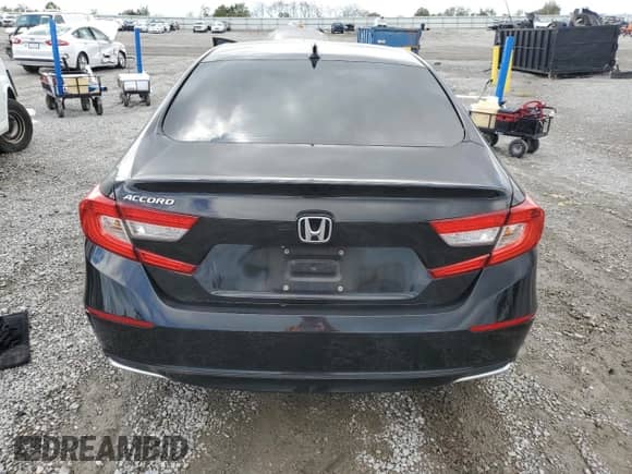 2018 Honda Accord EX-L z VIN 1HGCV1F53JA087770, wystawiony jako Copart lot #85873705 z przebiegiem 110 064 mil mil oraz Szkoda całkowita • Salvage title. Historia ofert i sprzedaży dostępna na DreamBid. Obrazek 6.