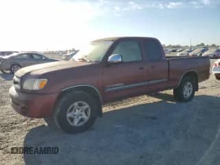 2004 Toyota Tundra SR5 z VIN 5TBRT34164S449438, wystawiony jako Copart lot #70004605 z przebiegiem 198 316 mil mil oraz Czysty tytuł • Clean title. Historia ofert i sprzedaży dostępna na DreamBid. Obrazek 1.