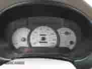 2002 Hyundai Accent GS z VIN KMHCG35CX2U199532, wystawiony jako IAAI lot #41839270 z przebiegiem 200 232 mil mil oraz . Historia ofert i sprzedaży dostępna na DreamBid. Obrazek 7.