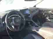 2021 Toyota Camry SE Nightshade z VIN 4T1G11AK1MU532174, wystawiony jako IAAI lot #43458375 z przebiegiem 53 698 mil mil oraz . Historia ofert i sprzedaży dostępna na DreamBid. Obrazek 5.