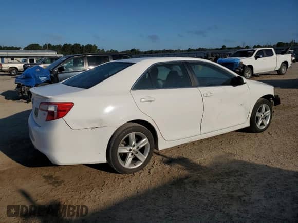 2014 Toyota Camry L with VIN 4T1BF1FK5EU414120, listed as a Copart auction lot 80373665 with 289,260 mi miles and Salvage title. Bid and sale history available at DreamBid. Image 3.