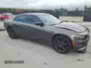 2019 Dodge Charger SXT z VIN 2C3CDXBG1KH614868, wystawiony jako Copart lot #84985675 z przebiegiem 99 978 mil mil oraz Nie do naprawy • Non repairable. Historia ofert i sprzedaży dostępna na DreamBid. Obrazek 4.