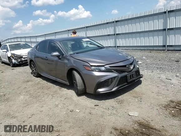 2023 Toyota Camry SE z VIN 4T1T11AK9PU724462, wystawiony jako Copart lot #63586135 z przebiegiem 31 224 mil mil oraz Szkoda całkowita • Salvage title. Historia ofert i sprzedaży dostępna na DreamBid. Obrazek 13.