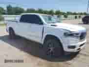 2022 Ram 1500 Limited z VIN 1C6SRFHT4NN375309, wystawiony jako Copart lot #67290845 z przebiegiem 11 873 mil mil oraz Szkoda całkowita • Salvage title. Historia ofert i sprzedaży dostępna na DreamBid. Obrazek 4.