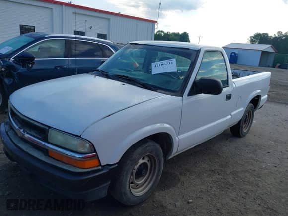 2003 Chevrolet S-10 LS с VIN 1GCCS14H138265190, выставлен на аукционе IAAI как лот 42186732 с пробегом 320 239 миль миль и . История ставок и продаж доступна на DreamBid. Изображение 17.