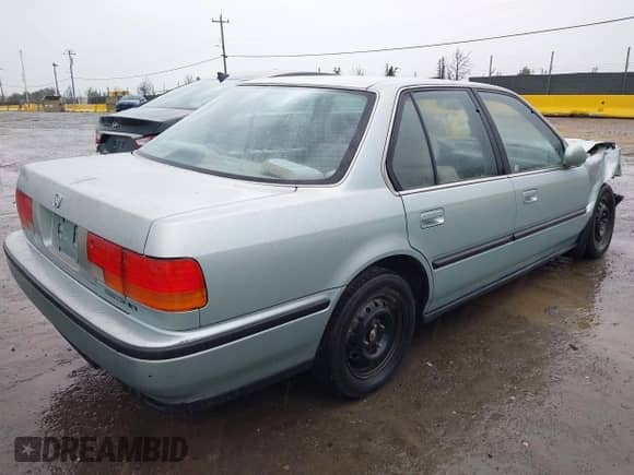 1992 Honda Accord LX z VIN JHMCB7654NC058331, wystawiony jako IAAI lot #41496056 z przebiegiem 287 769 mil mil oraz . Historia ofert i sprzedaży dostępna na DreamBid. Obrazek 4.