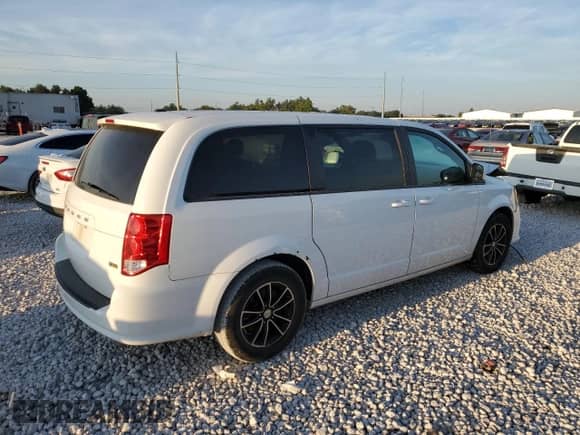 2018 Dodge Grand Caravan SE Plus with VIN 2C4RDGBG0JR202794, listed as a Copart auction lot 67963884 with 120,318 mi miles and Clean title. Bid and sale history available at DreamBid. Image 3.