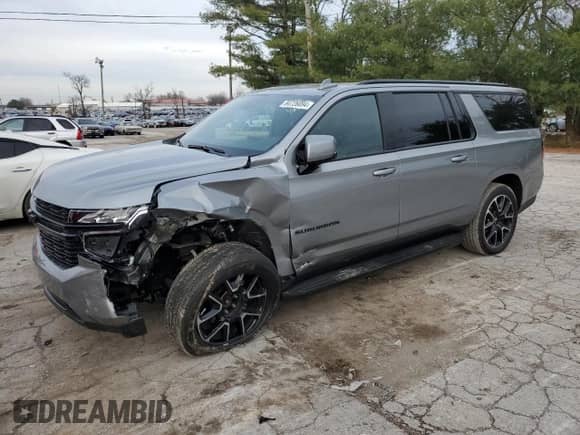 2023 Chevrolet Suburban RST z VIN 1GNSKEKD7PR400876, wystawiony jako Copart lot #84726094 z przebiegiem 17 741 mil mil oraz Szkoda całkowita • Salvage title. Historia ofert i sprzedaży dostępna na DreamBid. Obrazek 1.