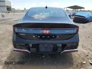 2024 Hyundai Sonata SEL с VIN KMHL14JA6RA360059, выставлен на аукционе Copart как лот 62562515 с пробегом 27 591 миль миль и Списание • Salvage title. История ставок и продаж доступна на DreamBid. Изображение 6.