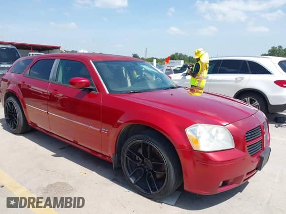 2005 Dodge Magnum RT with VIN 2D4GV58245H622626, listed as a IAAI auction lot 42765406 with 110,372 mi miles and . Bid and sale history available at DreamBid. Image 1.