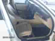 2007 BMW 3 Series 328i z VIN WBAVC53557FZ80461, wystawiony jako IAAI lot #43567151 z przebiegiem Nie podano mil oraz . Historia ofert i sprzedaży dostępna na DreamBid. Obrazek 5.