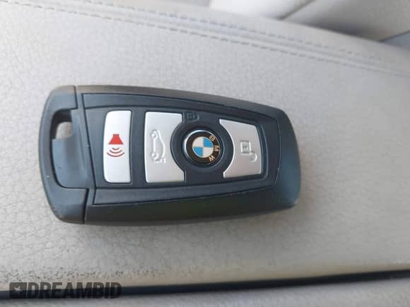 2013 BMW 5 Series 535i xDrive с VIN WBAFU7C54DDU69442, выставлен на аукционе IAAI как лот 43540515 с пробегом 187 599 миль миль и . История ставок и продаж доступна на DreamBid. Изображение 11.
