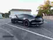 2017 Ford Mustang GT z VIN 1FA6P8CF9H5263838, wystawiony jako Copart lot #89445895 z przebiegiem 59 348 mil mil oraz Czysty tytuł • Clean title. Historia ofert i sprzedaży dostępna na DreamBid. Obrazek 3.