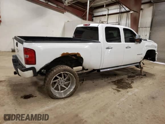 2007 Chevrolet Silverado 2500HD 1LT с VIN 1GCHK23657F539777, выставлен на аукционе Copart как лот 48008295 с пробегом 239 003 миль миль и Чистый • Clean title. История ставок и продаж доступна на DreamBid. Изображение 3.