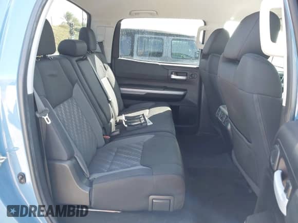 2020 Toyota Tundra SR5 с VIN 5TFDY5F1XLX887092, выставлен на аукционе IAAI как лот 40540625 с пробегом Не указан миль и . История ставок и продаж доступна на DreamBid. Изображение 8.
