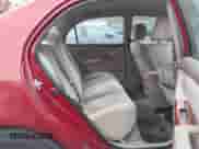 2008 Toyota Corolla CE z VIN 2T1BR32E38C875910, wystawiony jako IAAI lot #43566941 z przebiegiem 215 306 mil mil oraz . Historia ofert i sprzedaży dostępna na DreamBid. Obrazek 8.