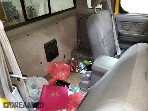 2000 Nissan Frontier XE z VIN 1N6ED26Y3YC426730, wystawiony jako Copart lot #85813464 z przebiegiem Nie podano mil oraz Szkoda całkowita • Salvage title. Historia ofert i sprzedaży dostępna na DreamBid. Obrazek 10.