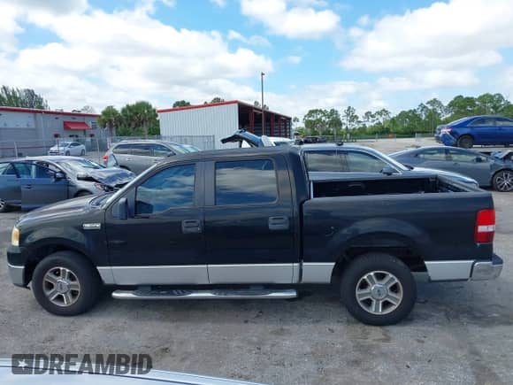 2007 Ford F-150 XLT with VIN 1FTRW12W07FB23396, listed as a IAAI auction lot 43343408 with 285,928 mi miles and . Bid and sale history available at DreamBid. Image 14.