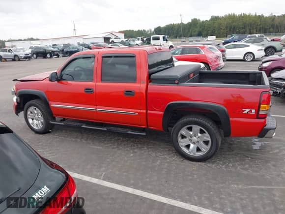 2005 GMC Sierra 1500 SLE с VIN 2GTEK13T251266515, выставлен на аукционе IAAI как лот 43338430 с пробегом 228 454 миль миль и . История ставок и продаж доступна на DreamBid. Изображение 15.