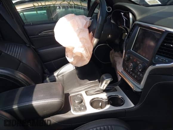 2018 Jeep Grand Cherokee Trackhawk with VIN 1C4RJFN92JC198773, listed as a IAAI auction lot 42858219 with 40,925 mi miles and . Bid and sale history available at DreamBid. Image 5.